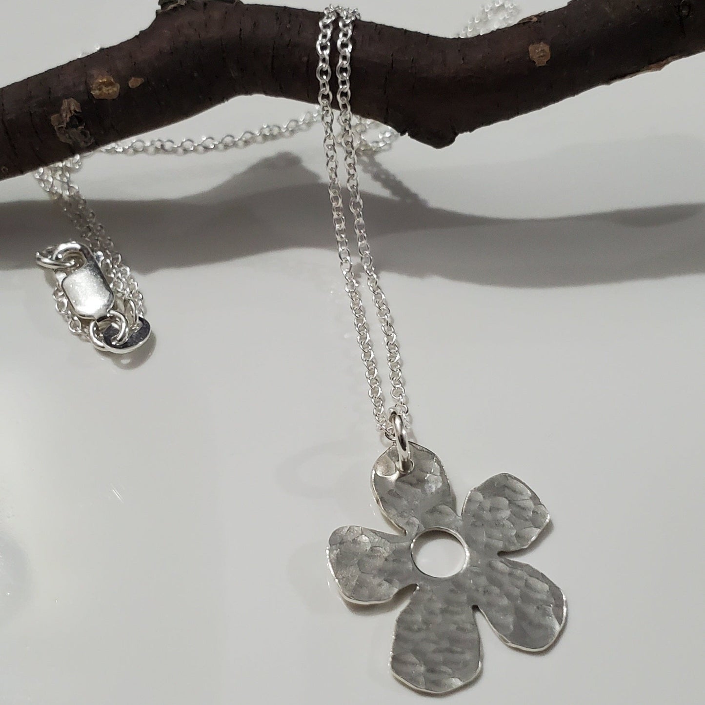 Flower Power Necklace - Plein De Vie Jewelry