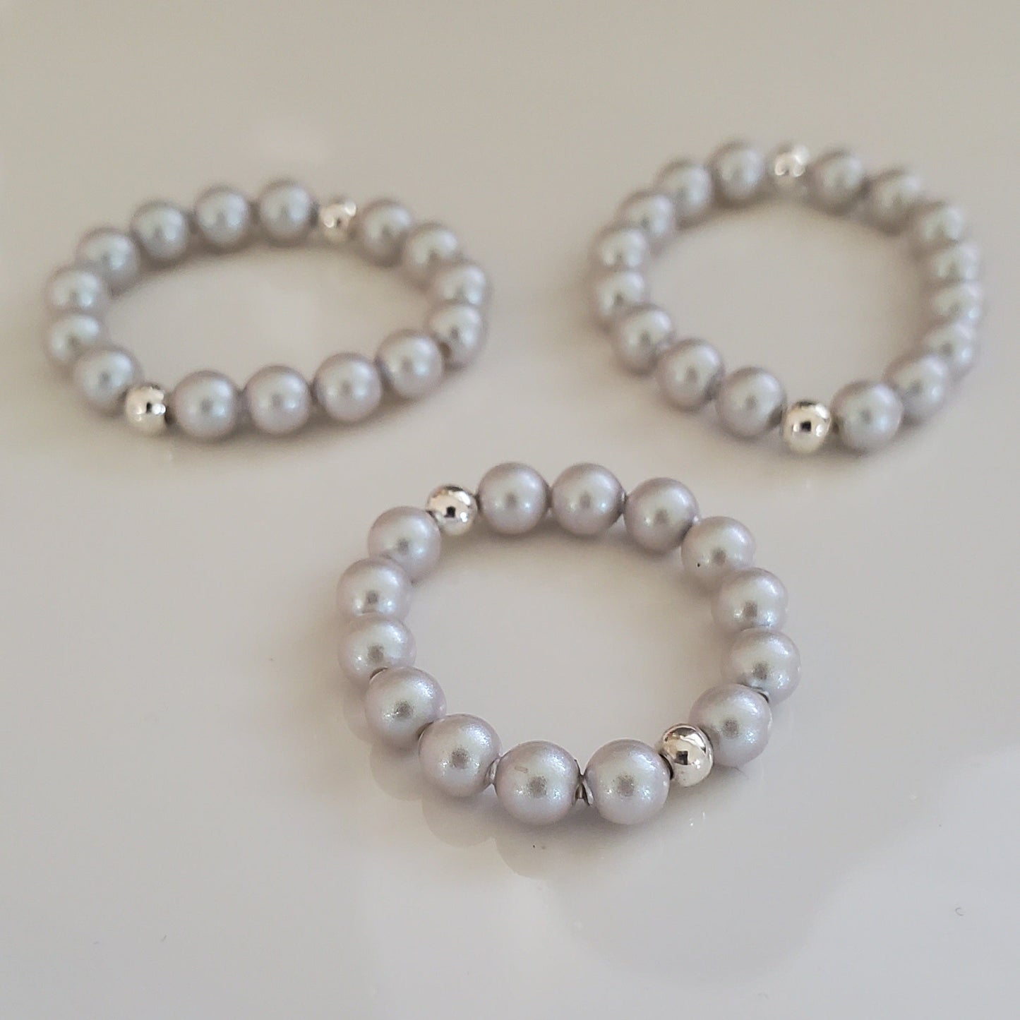Iridescent Grey Pearl Stretch Ring