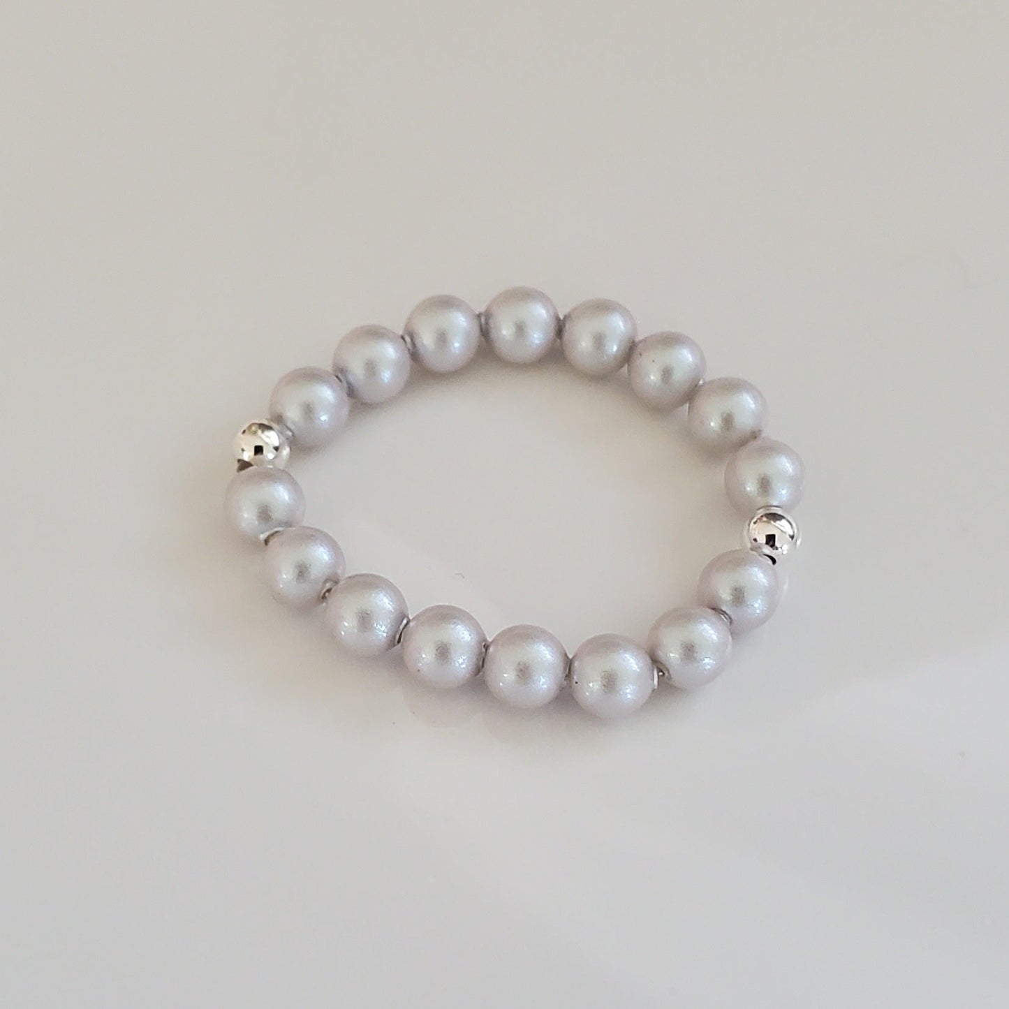 Iridescent Grey Pearl Stretch Ring