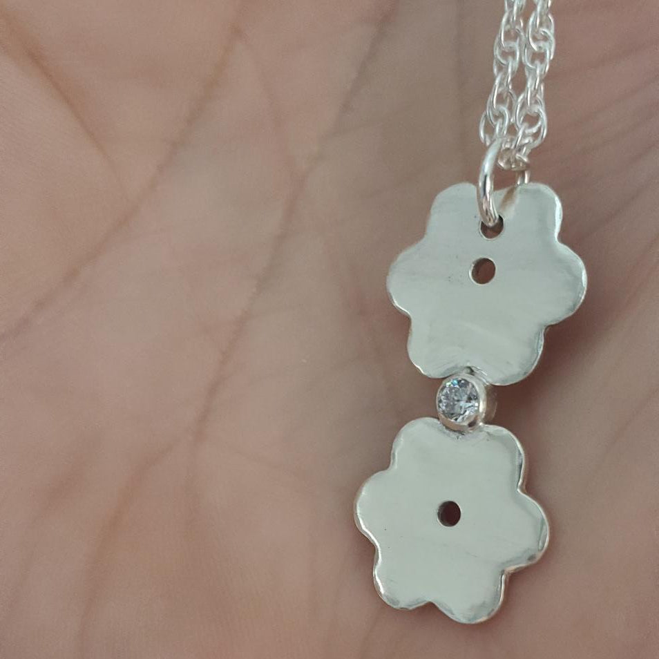 Daisy Glow Necklace