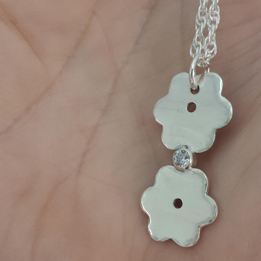 Daisy Glow Necklace Plein De Vie Jewelry