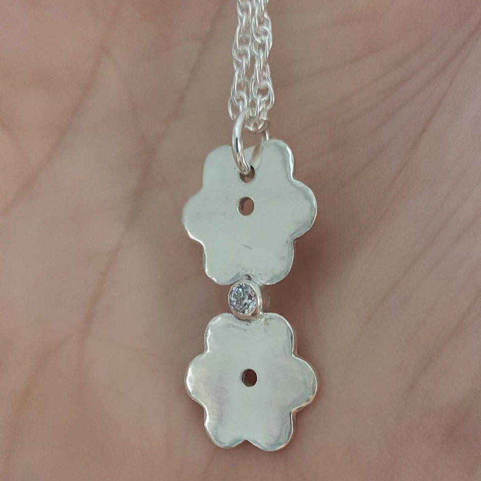 Daisy Glow Necklace