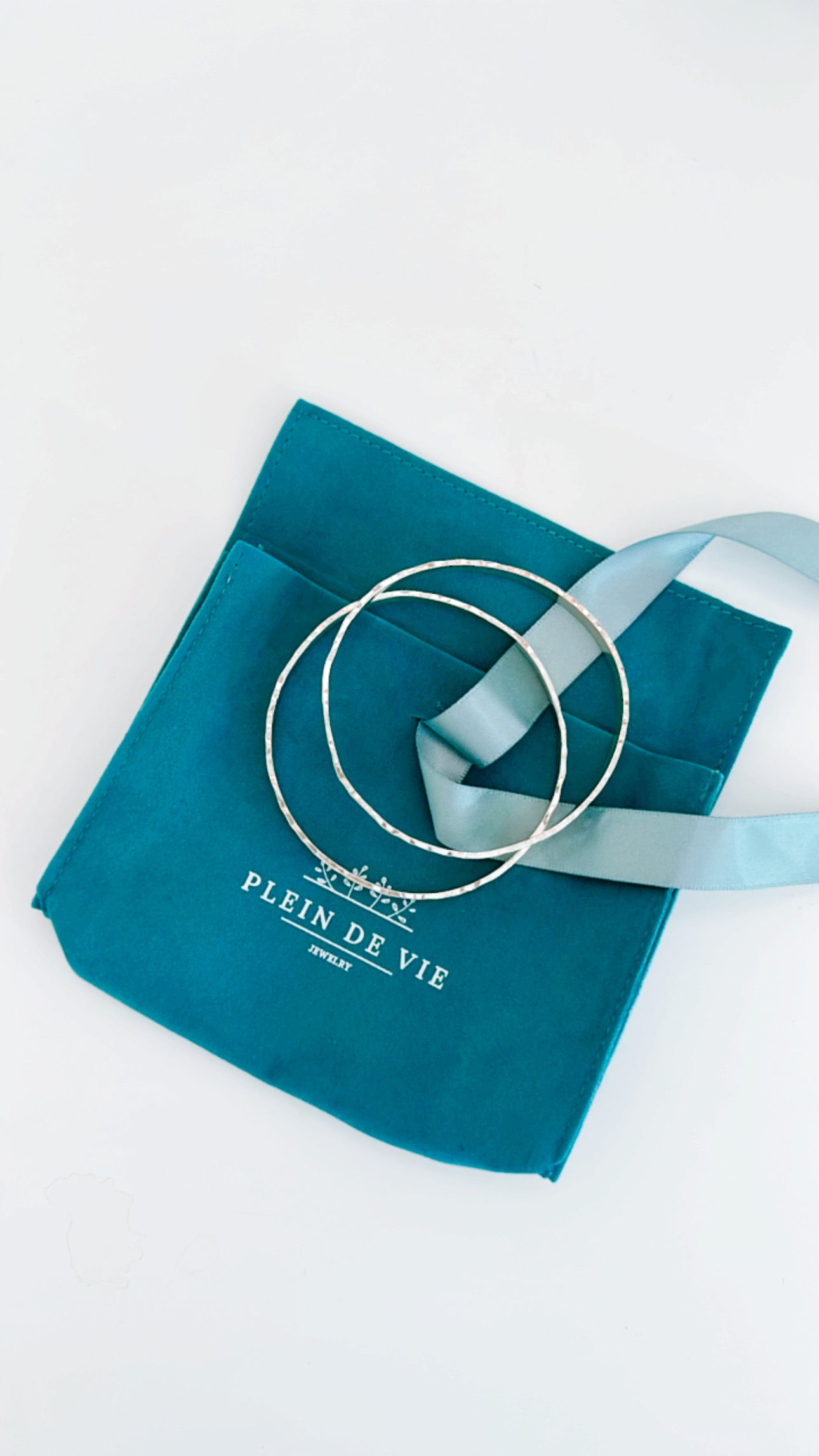 Dimple Bangle Bracelet - Plein De Vie Jewelry