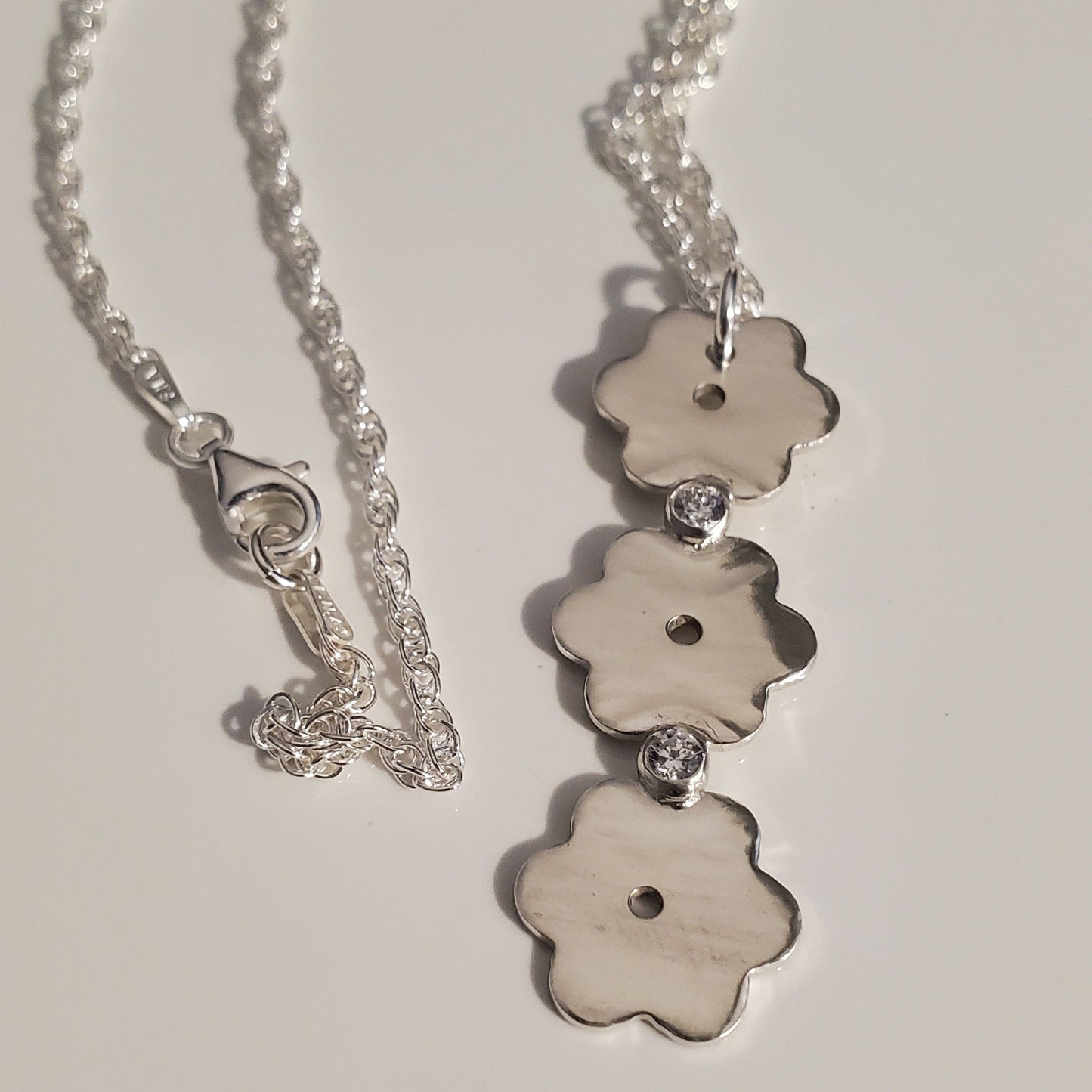 Daisy Glow Necklace Plein De Vie Jewelry