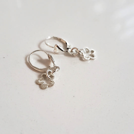 Love of Daisies: Heart Leverback Earrings