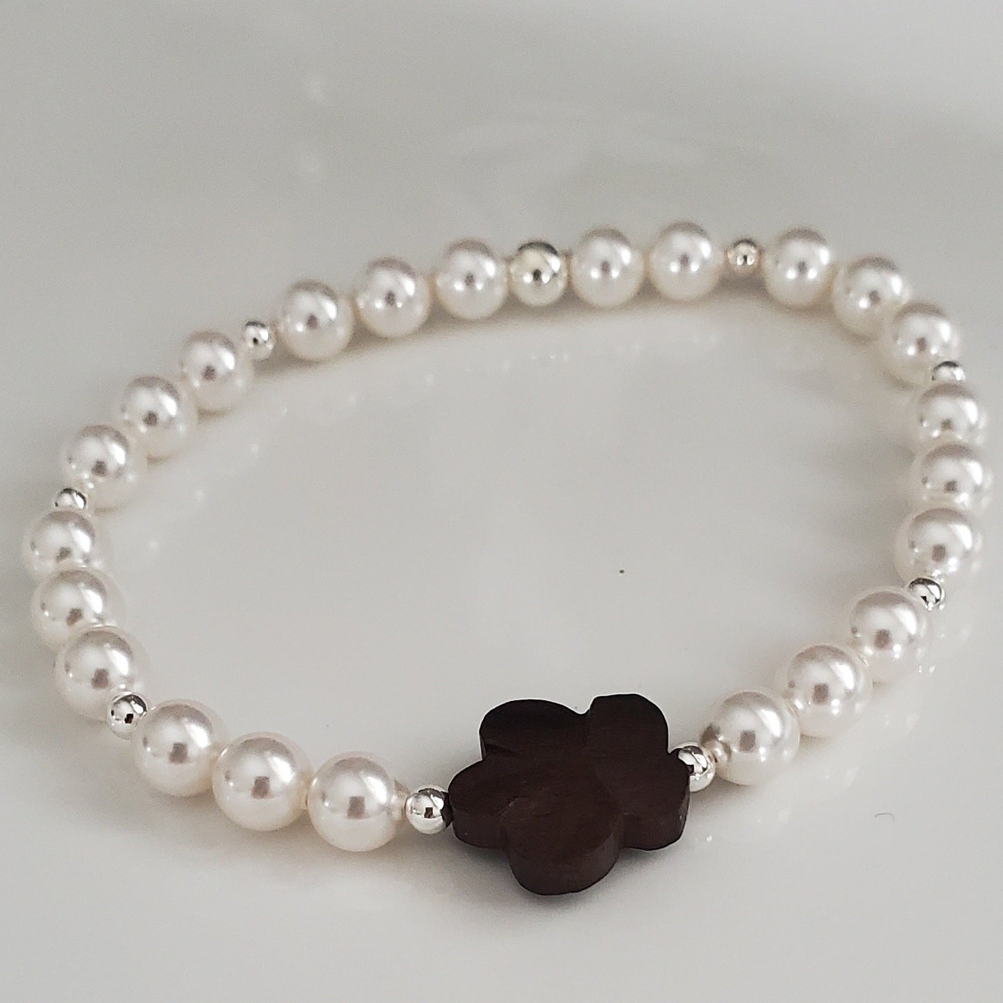 Woodland Bloom – White Pearl & Dark Wood Flower Bracelet