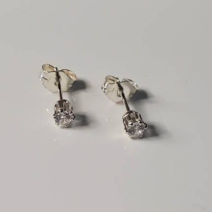 Brilliant Shine Cubic Zirconia Post Earrings - Plein De Vie Jewelry