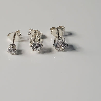 Brilliant Shine Cubic Zirconia Post Earrings - Plein De Vie Jewelry