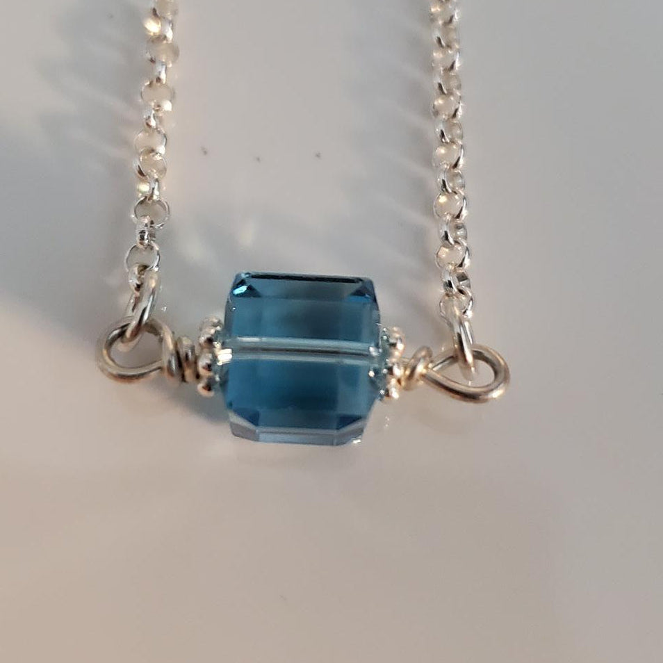 Sterling Silver Rolo Chain Bracelet with Aquamarine Crystal