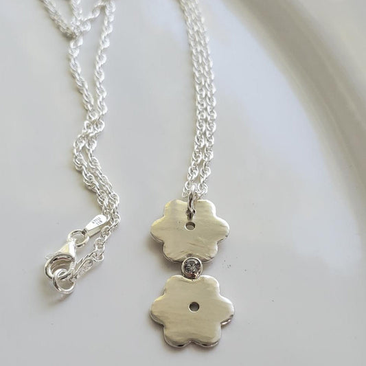 Daisy Glow Necklace