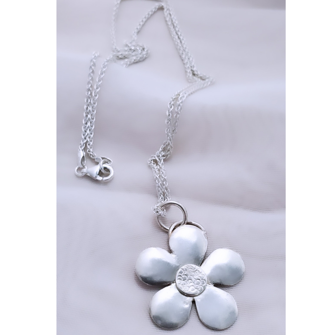 Sterling Silver Ups A Daisy Necklace