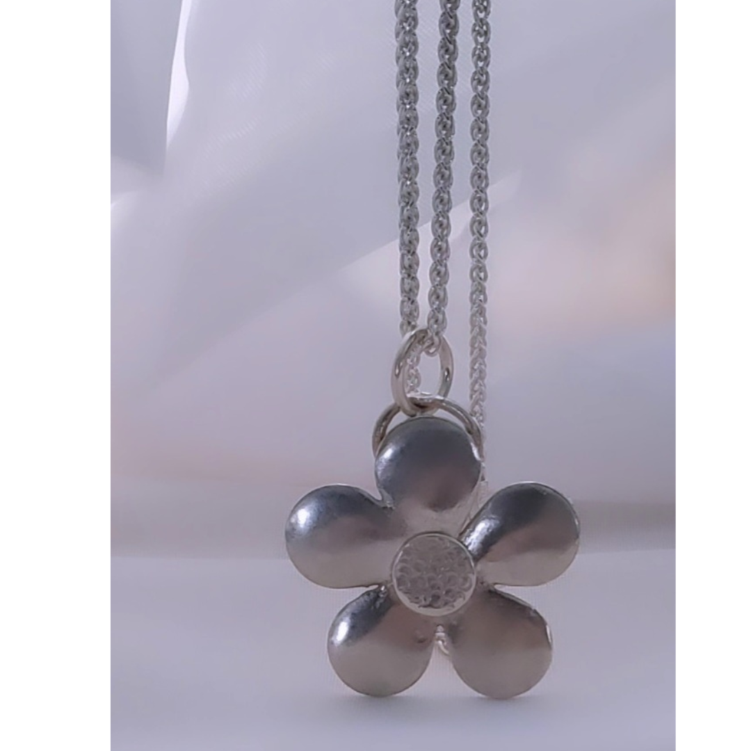 Sterling Silver Ups A Daisy Necklace