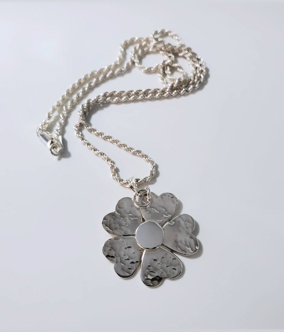 Heart Petal Sterling Silver Daisy Necklace