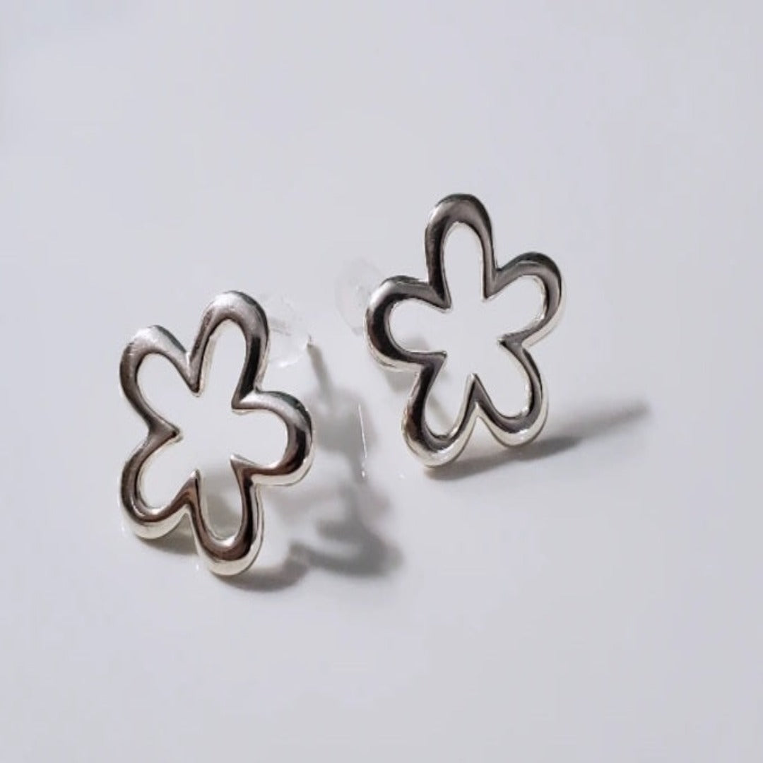 Sterling Silver Daisy Bloom Post Earrings