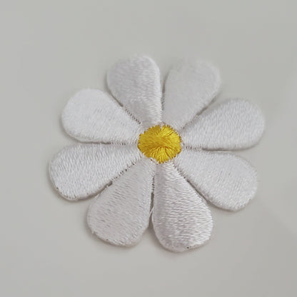 White Daisy Flower Iron On Patch - Plein De Vie Jewelry