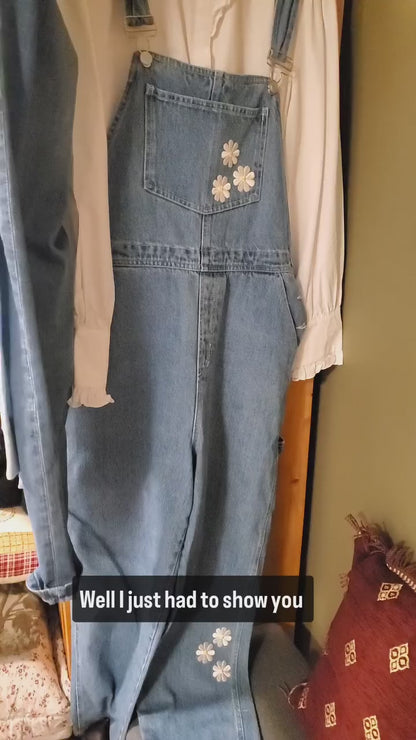 White Daisy Flower Iron On Patch