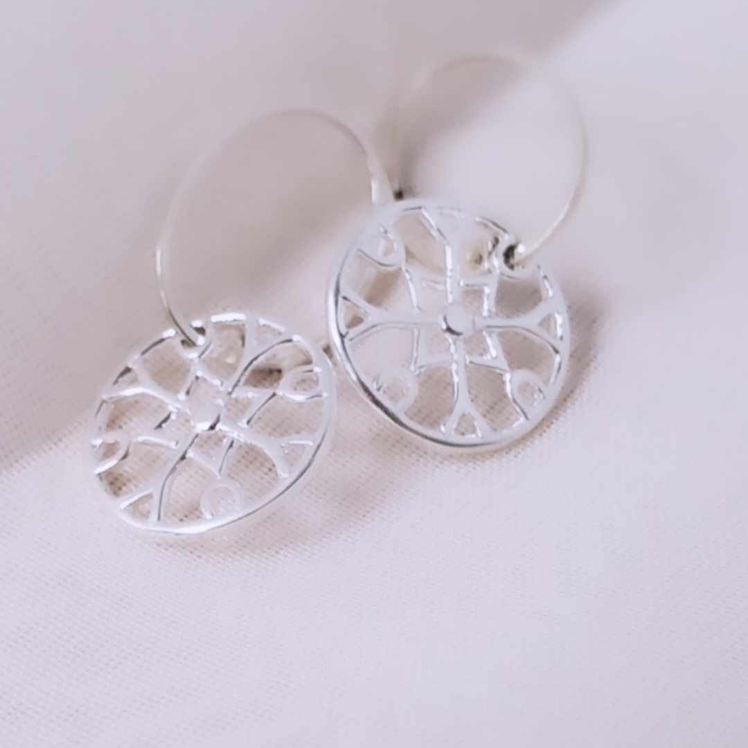 Stained Glass Inspiration: Oval Sterling Silver Leverback Earrings