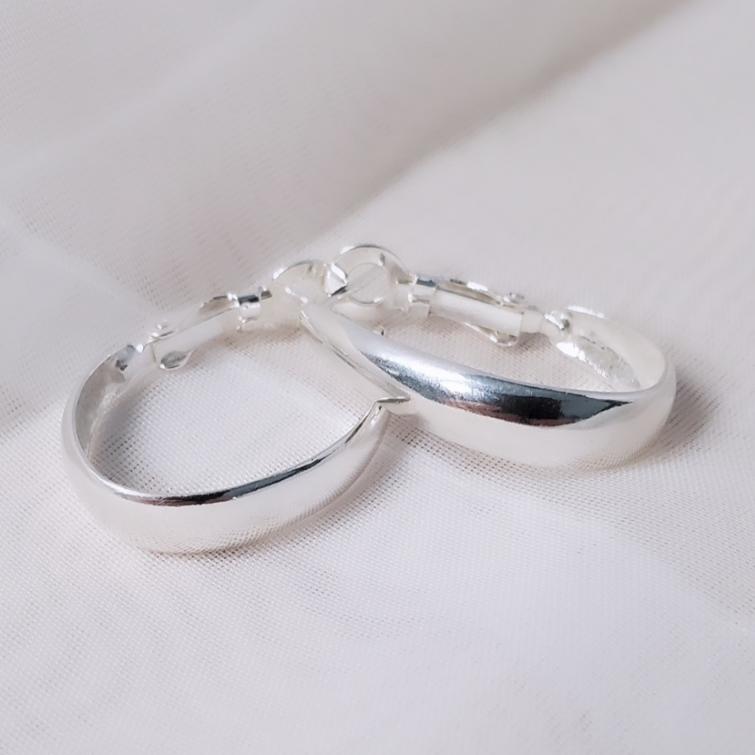 Graceful Curves: Sterling Silver Teardrop Hoop Earrings