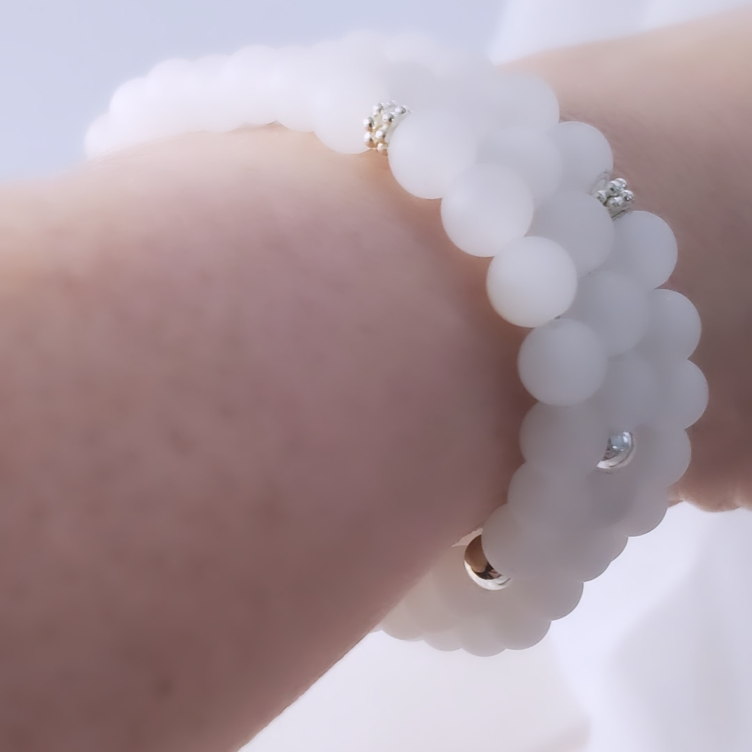Icy Whispers: Sterling Silver Snowflake & White Jade Bracelet - Plein De Vie Jewelry